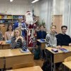 Дед Мороз гулял по школе