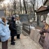 В АЛЕКСАНДРО-НЕВСКОЙ ЛАВРЕ