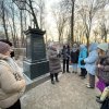 В АЛЕКСАНДРО-НЕВСКОЙ ЛАВРЕ