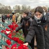 ЦВЕТЫ ПАВШИМ ГЕРОЯМ